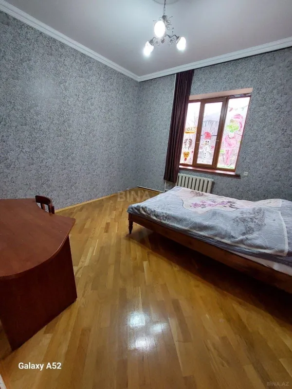 Satılır 10 otaqlı həyət evi 600 m²