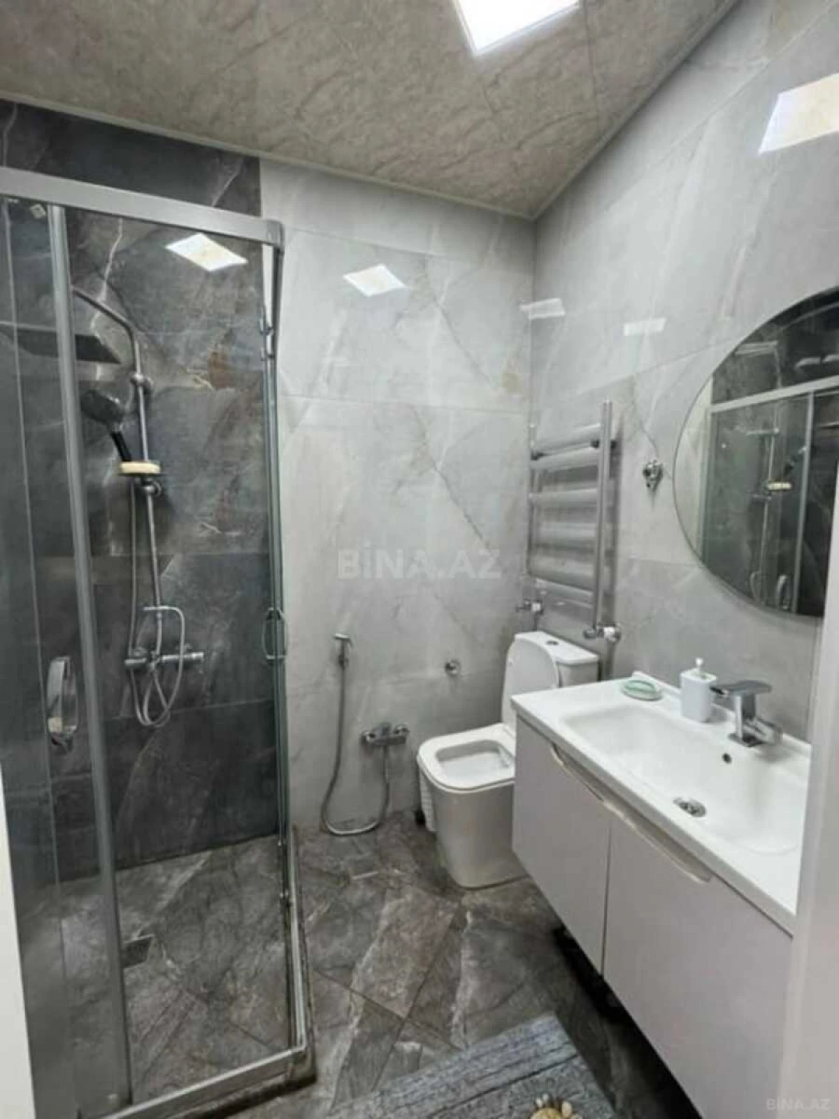 Kirayə verilir 3 otaqlı mənzil 125 m²