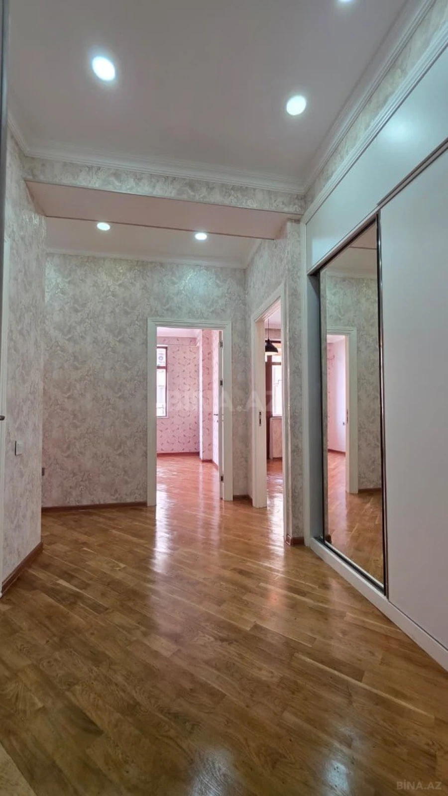 Satılır 2 otaqlı mənzil 65 m²
