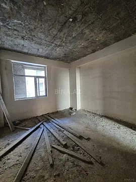 Satılır 4 otaqlı mənzil 135 m²