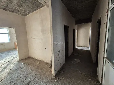 Satılır 4 otaqlı mənzil 135 m²