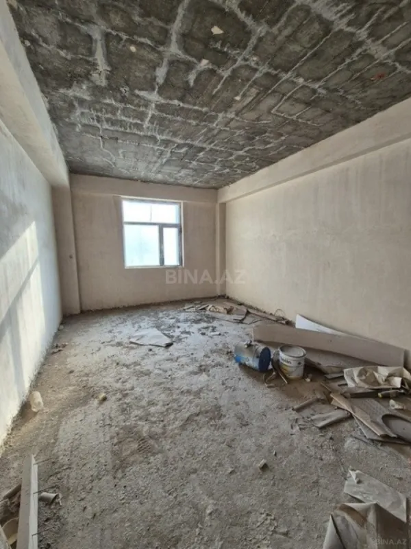 Satılır 4 otaqlı mənzil 135 m²