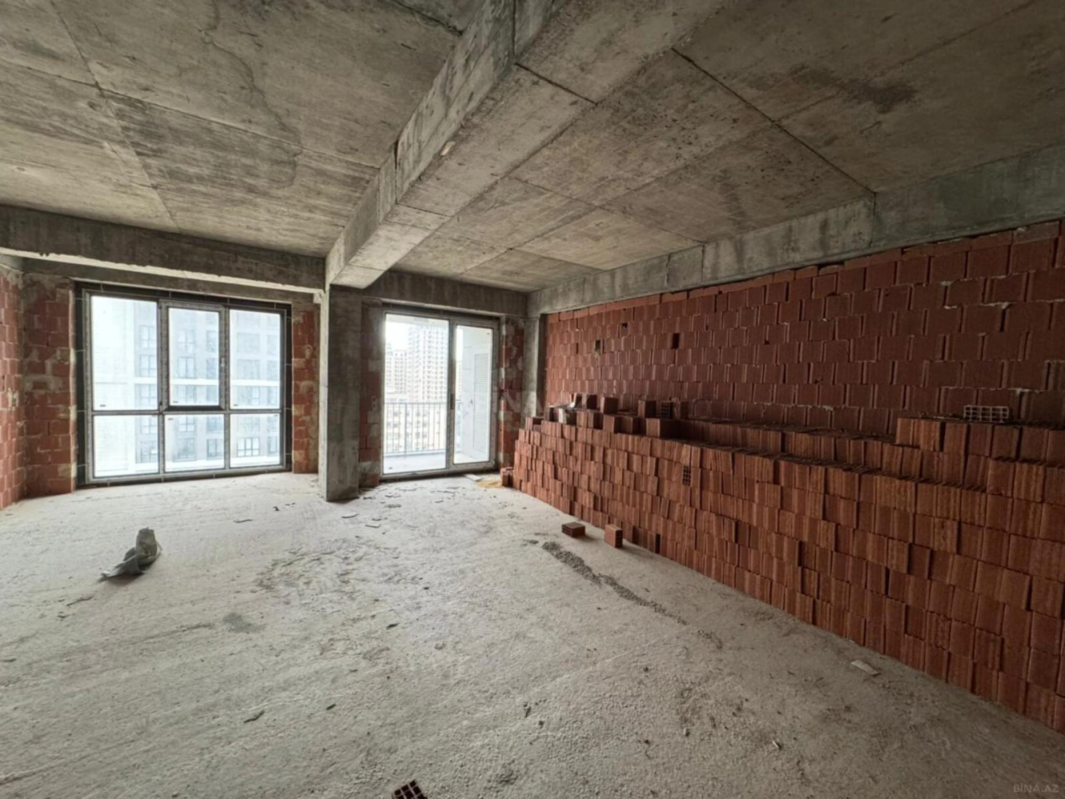 Satılır 3 otaqlı mənzil 120 m²