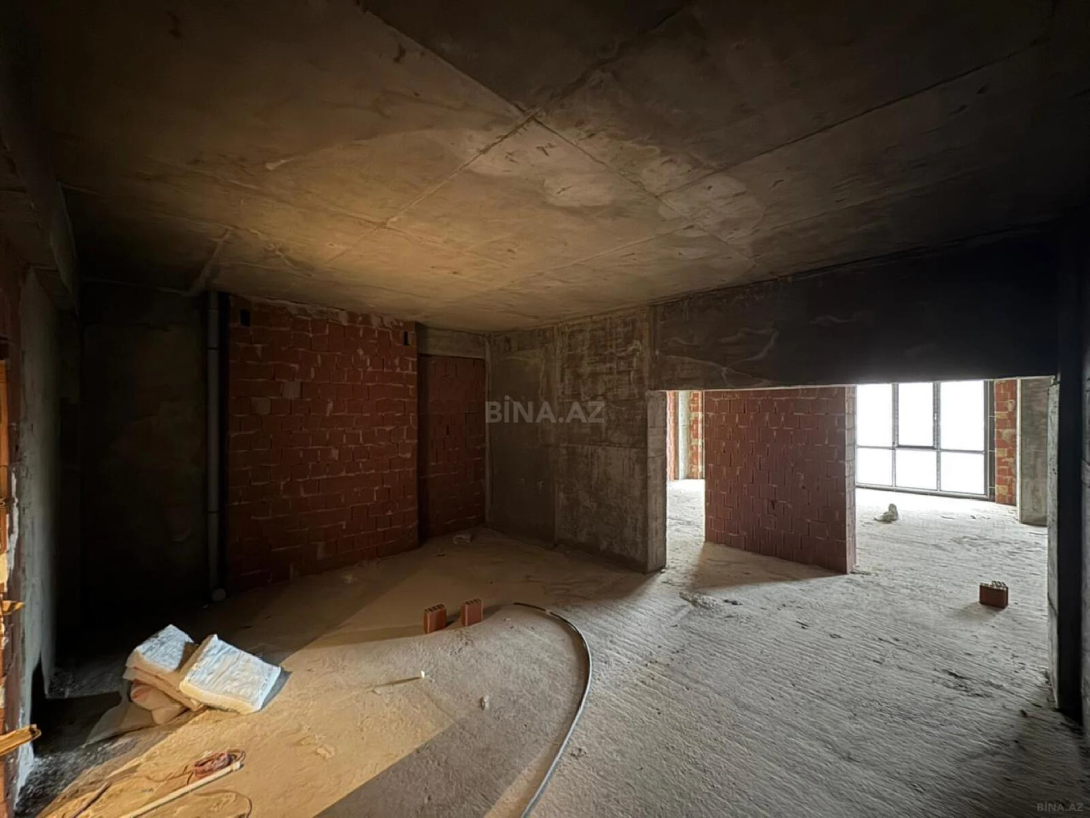 Satılır 3 otaqlı mənzil 120 m²