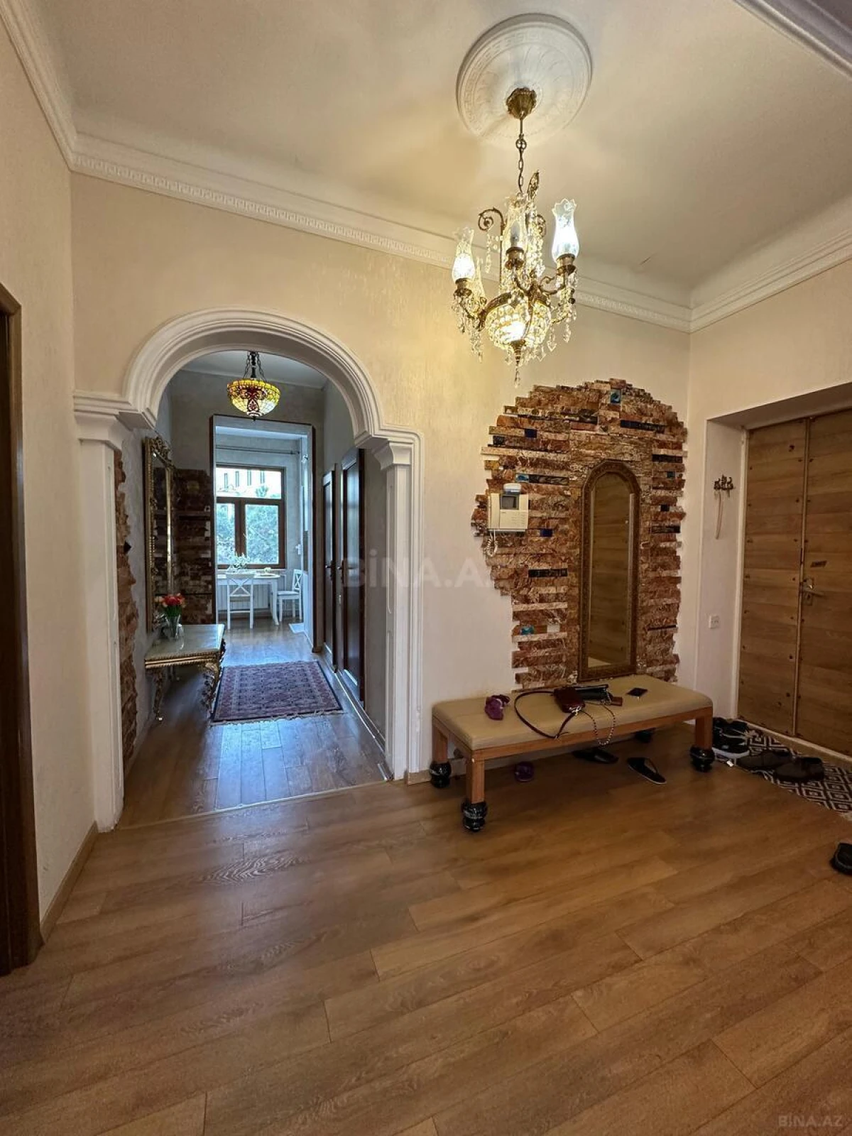 Satılır 3 otaqlı mənzil 110 m²