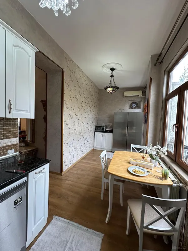 Satılır 3 otaqlı mənzil 110 m²