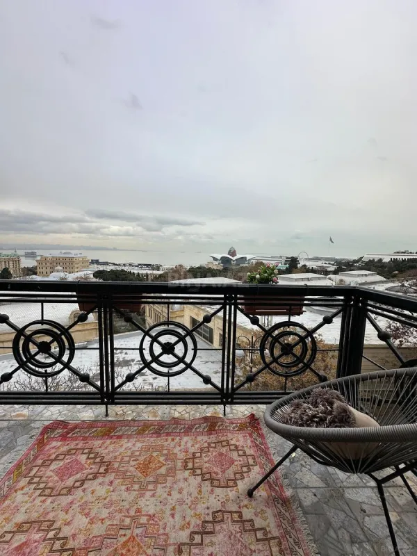 Satılır 3 otaqlı mənzil 110 m²