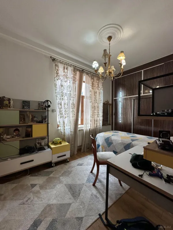 Satılır 3 otaqlı mənzil 110 m²