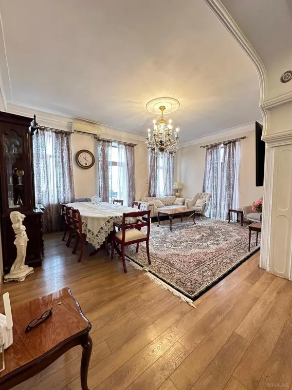 Satılır 3 otaqlı mənzil 110 m²