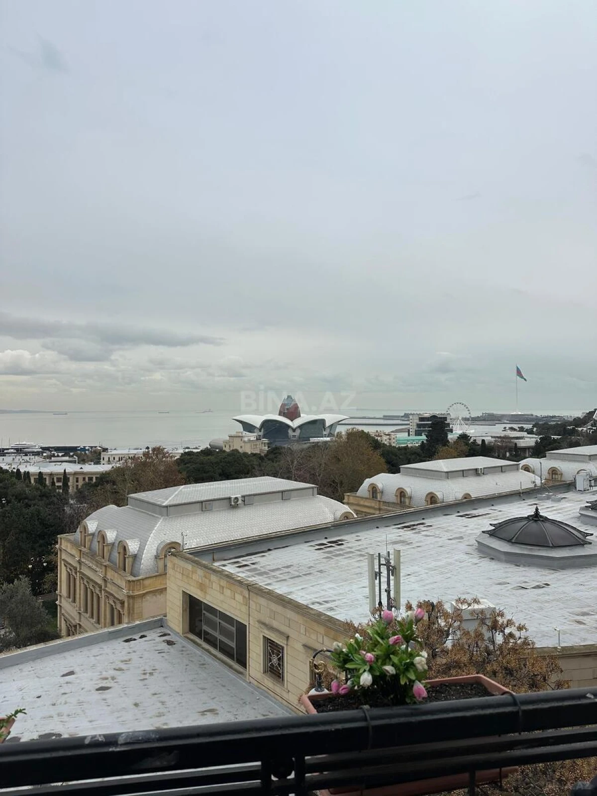 Satılır 3 otaqlı mənzil 110 m²