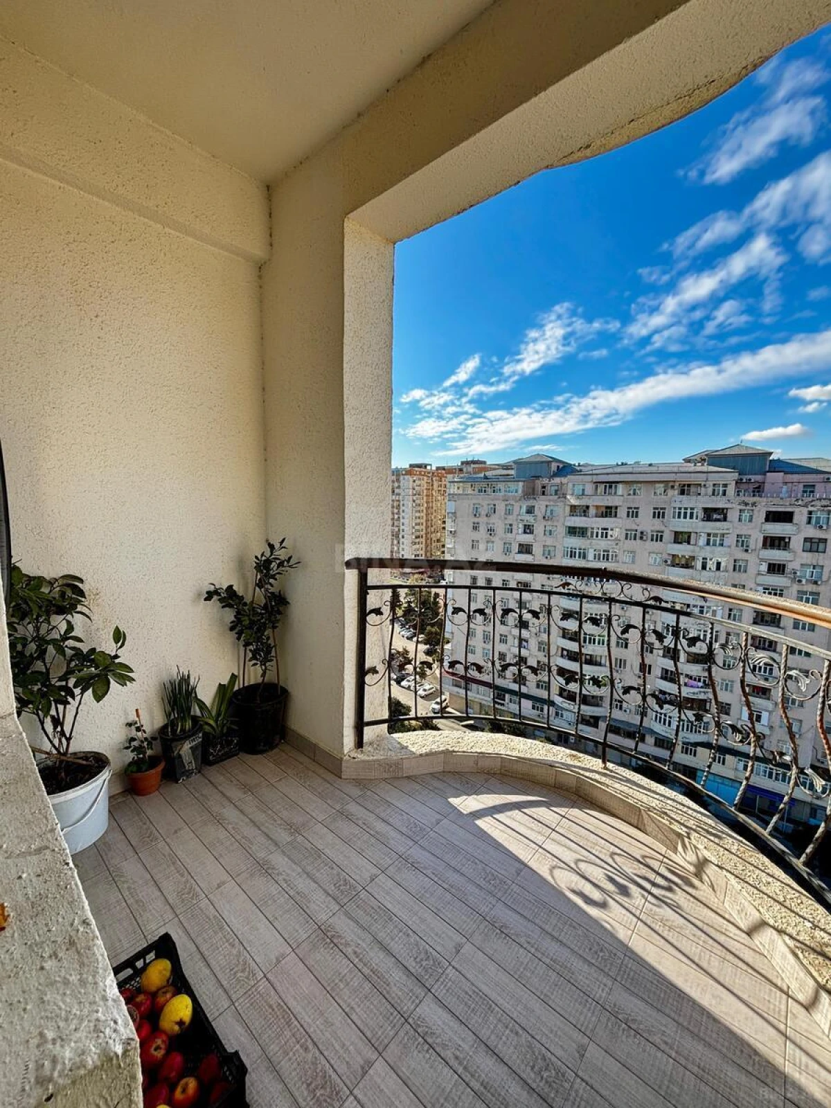 Satılır 2 otaqlı mənzil 72 m²