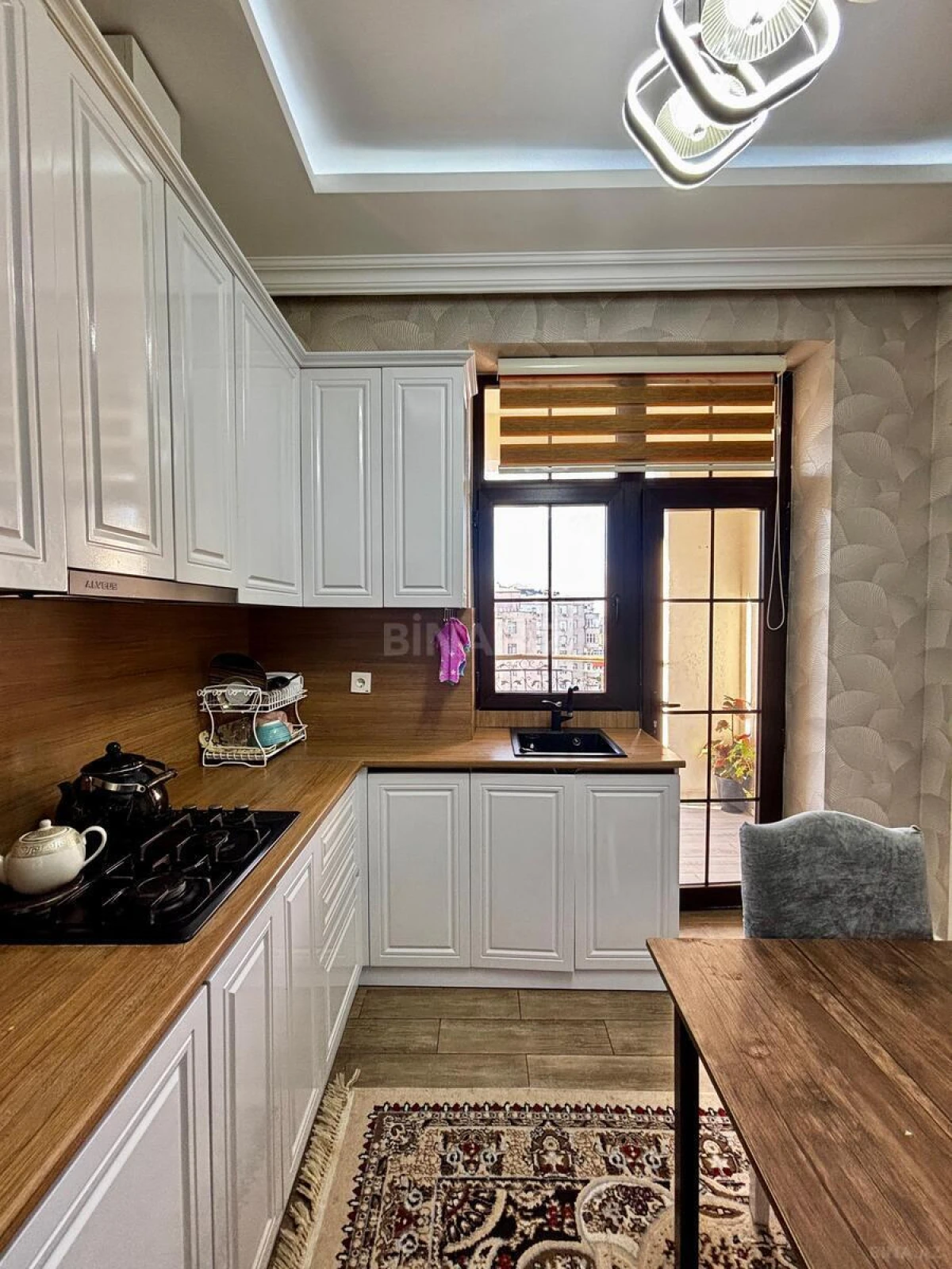 Satılır 2 otaqlı mənzil 72 m²