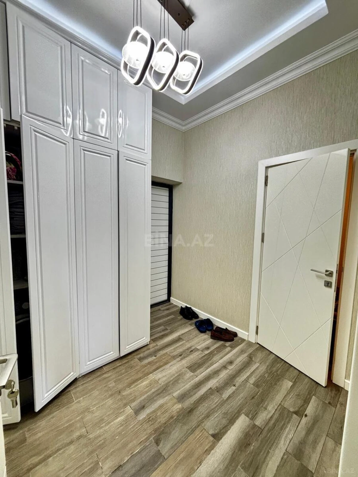Satılır 2 otaqlı mənzil 72 m²