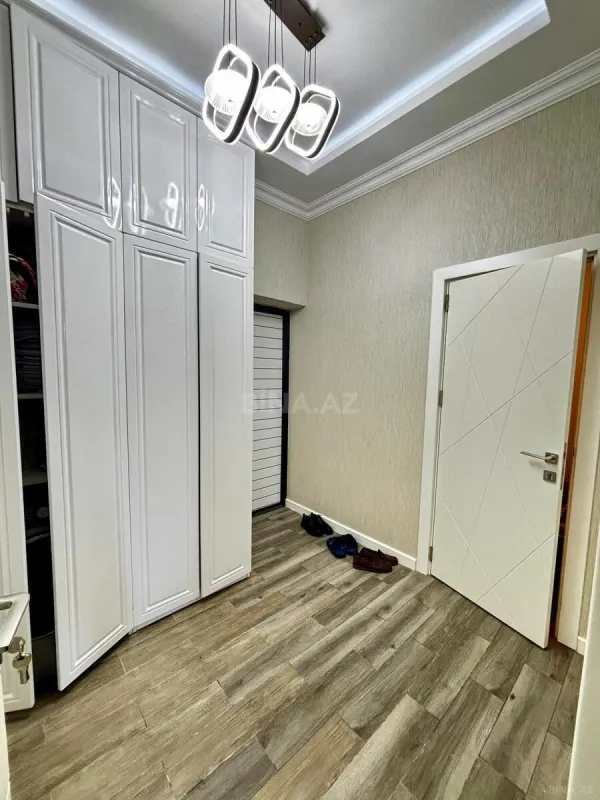 Satılır 2 otaqlı mənzil 72 m²