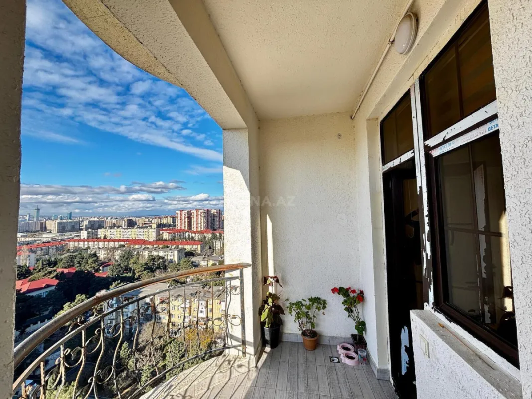 Satılır 2 otaqlı mənzil 72 m²