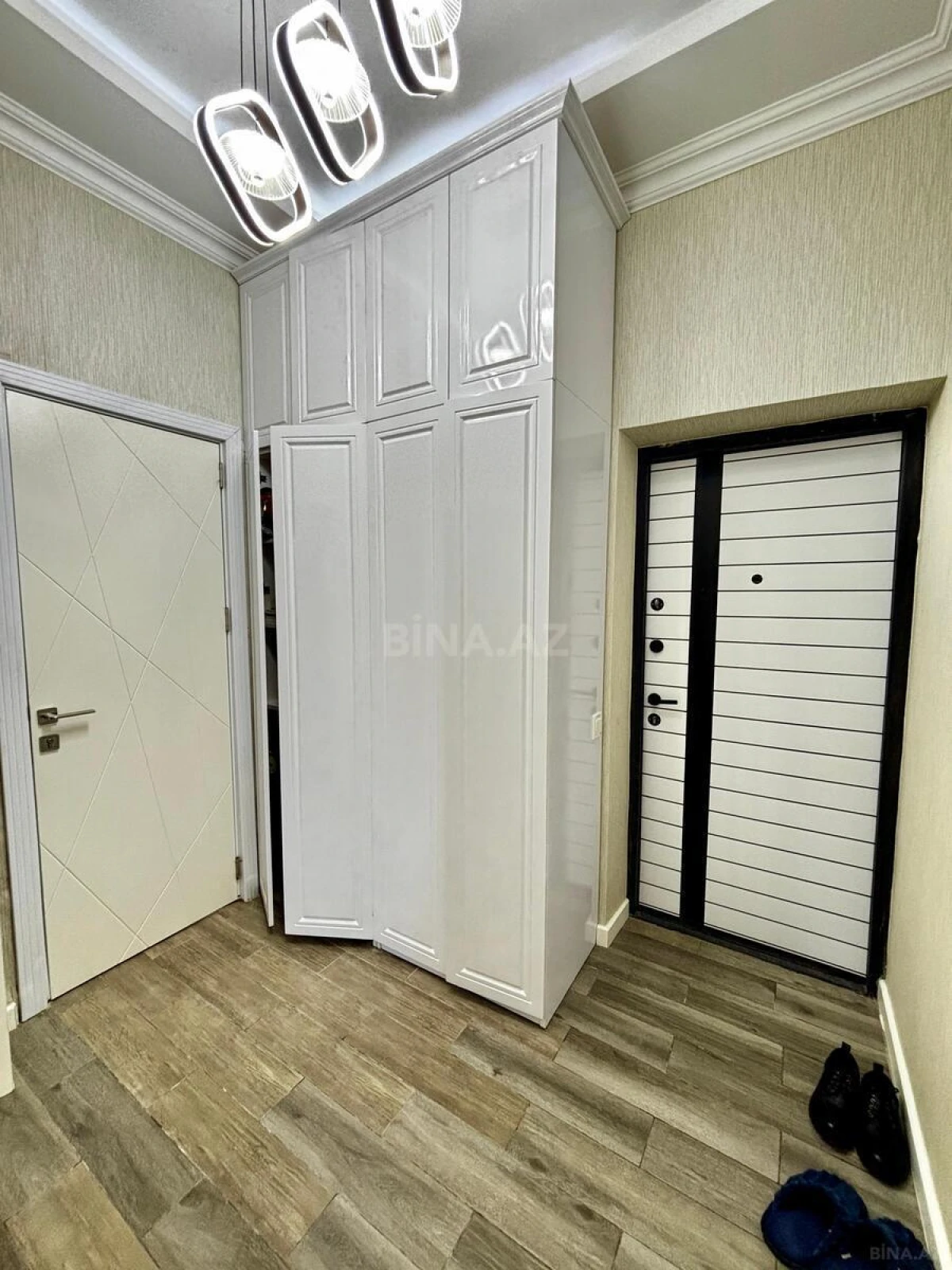 Satılır 2 otaqlı mənzil 72 m²