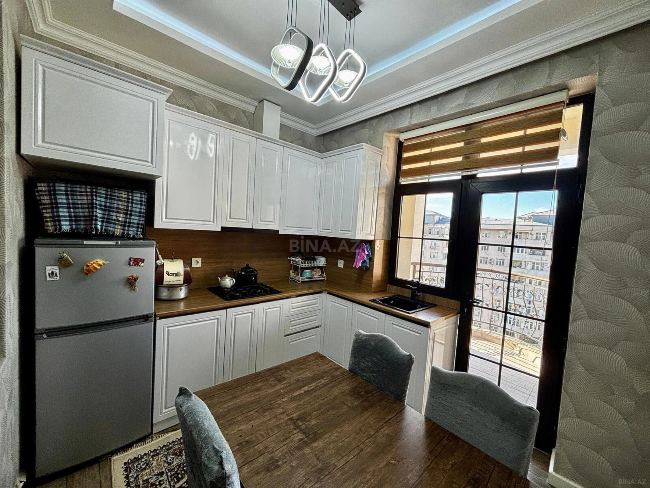 Satılır 2 otaqlı mənzil 72 m²