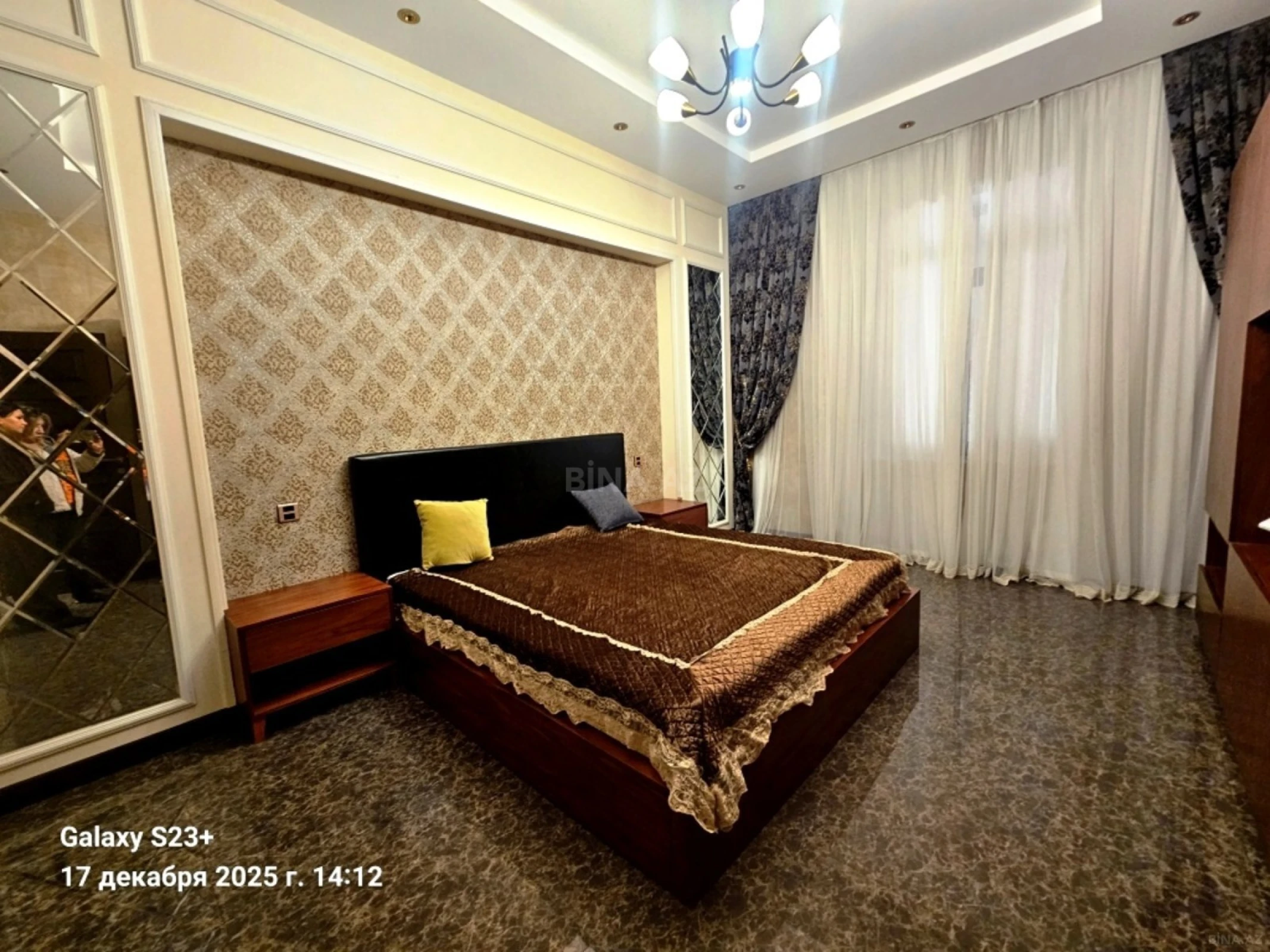 Satılır 5 otaqlı həyət evi 450 m²