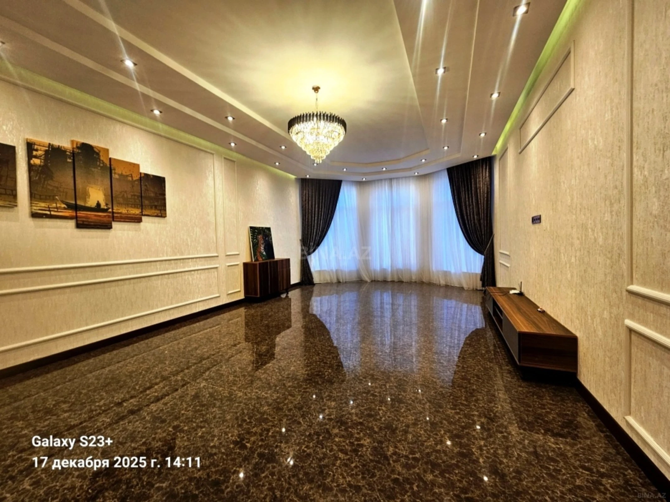 Satılır 5 otaqlı həyət evi 450 m²