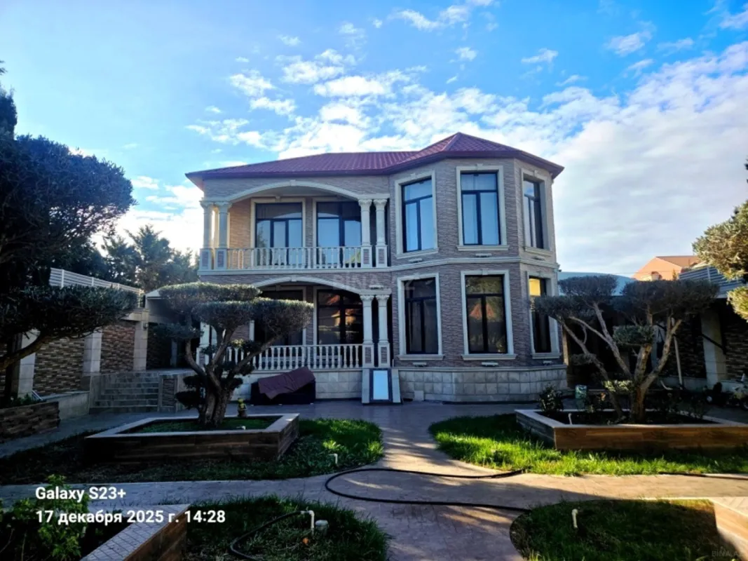 Satılır 5 otaqlı həyət evi 450 m²