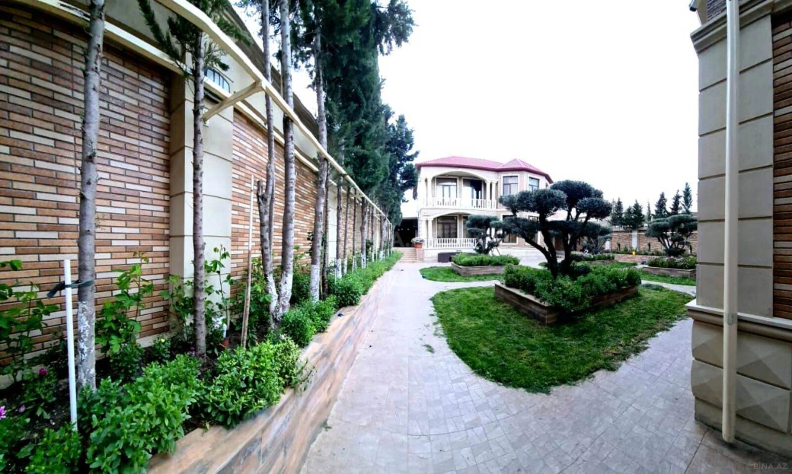 Satılır 5 otaqlı həyət evi 450 m²