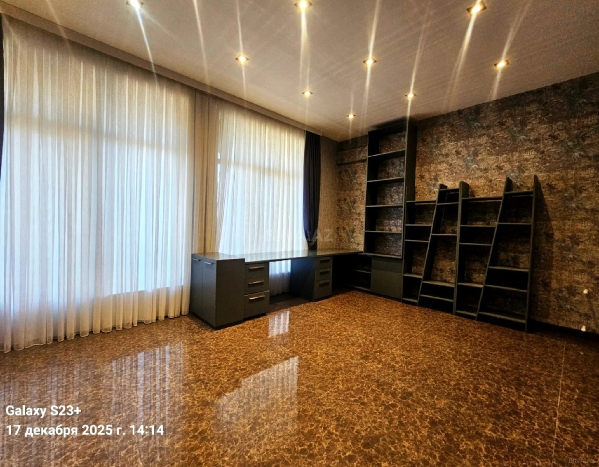 Satılır 5 otaqlı həyət evi 450 m²