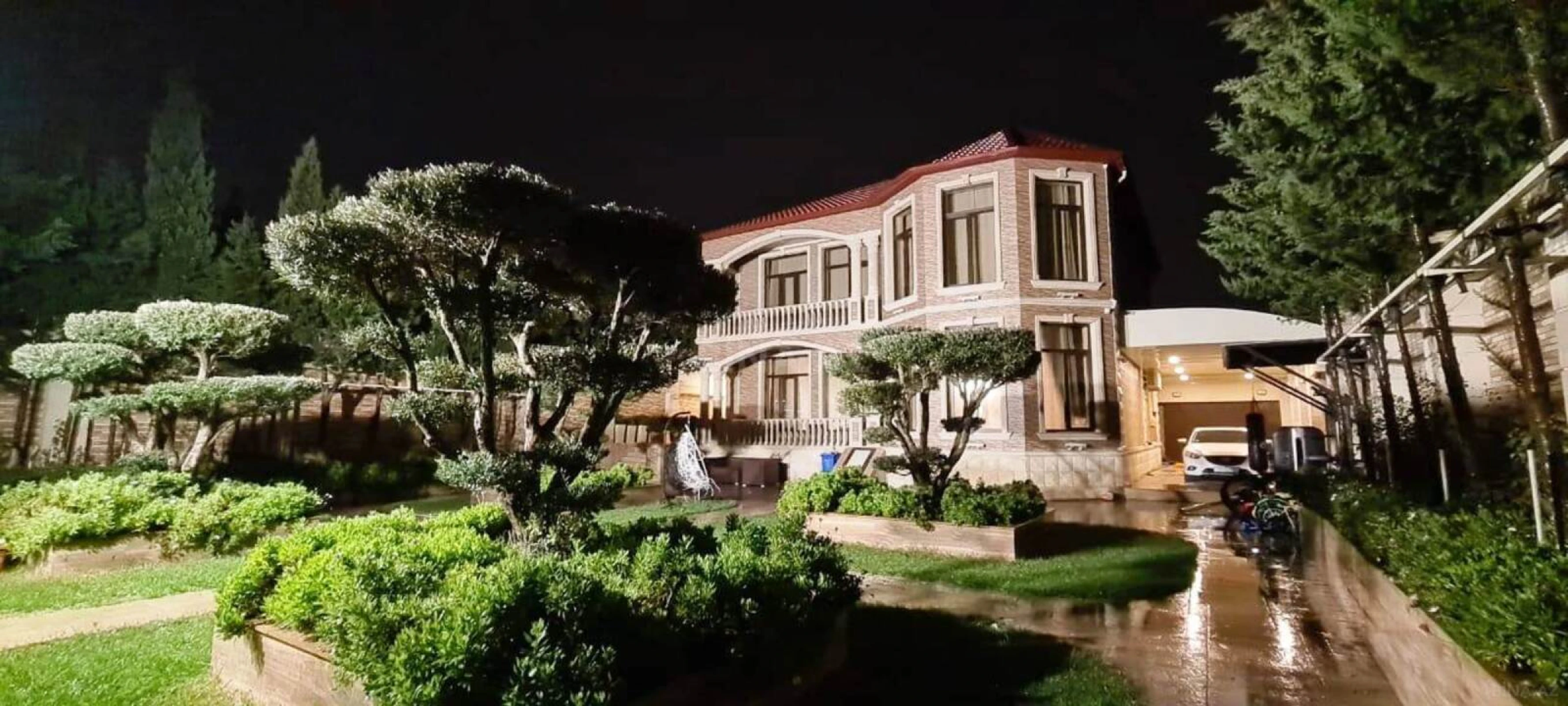 Satılır 5 otaqlı həyət evi 450 m²