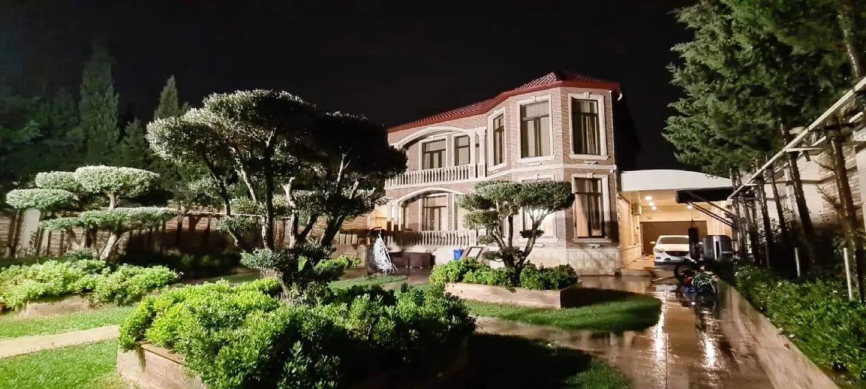 Satılır 5 otaqlı həyət evi 450 m²