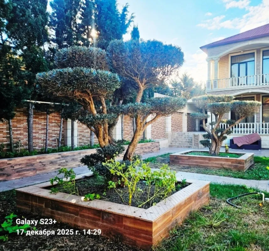 Satılır 5 otaqlı həyət evi 450 m²