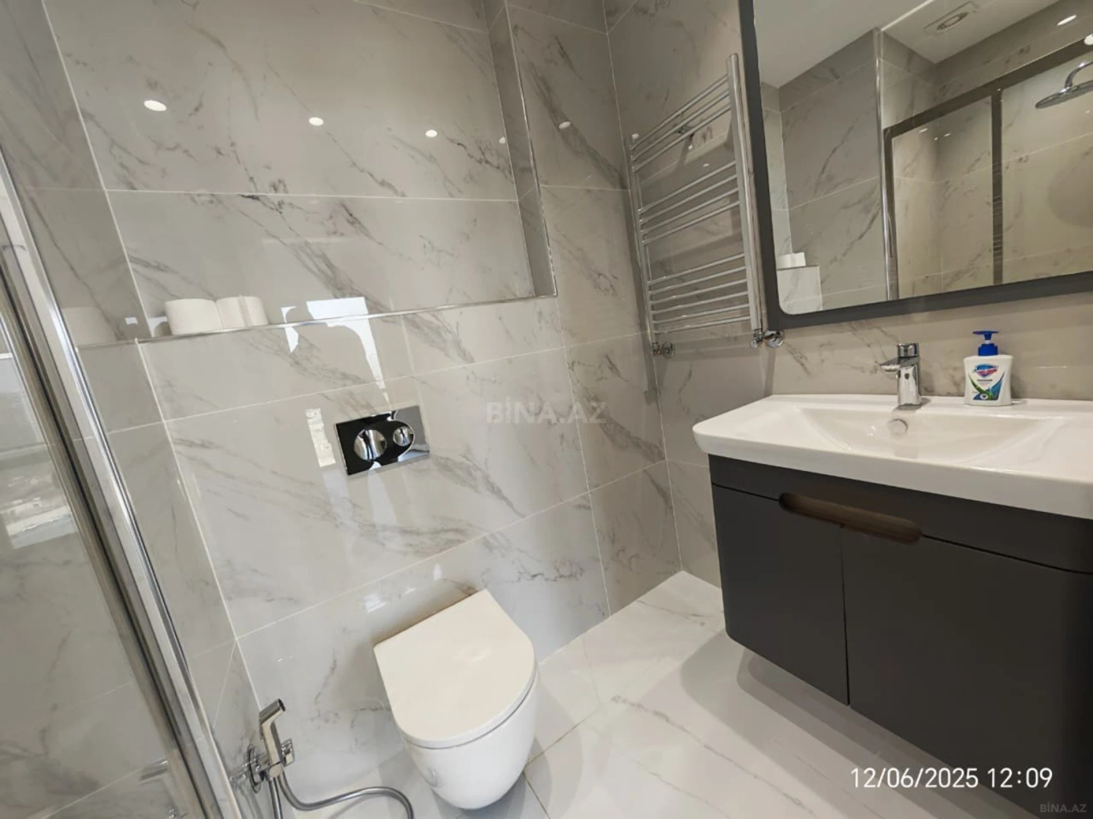 Satılır 3 otaqlı mənzil 110 m²