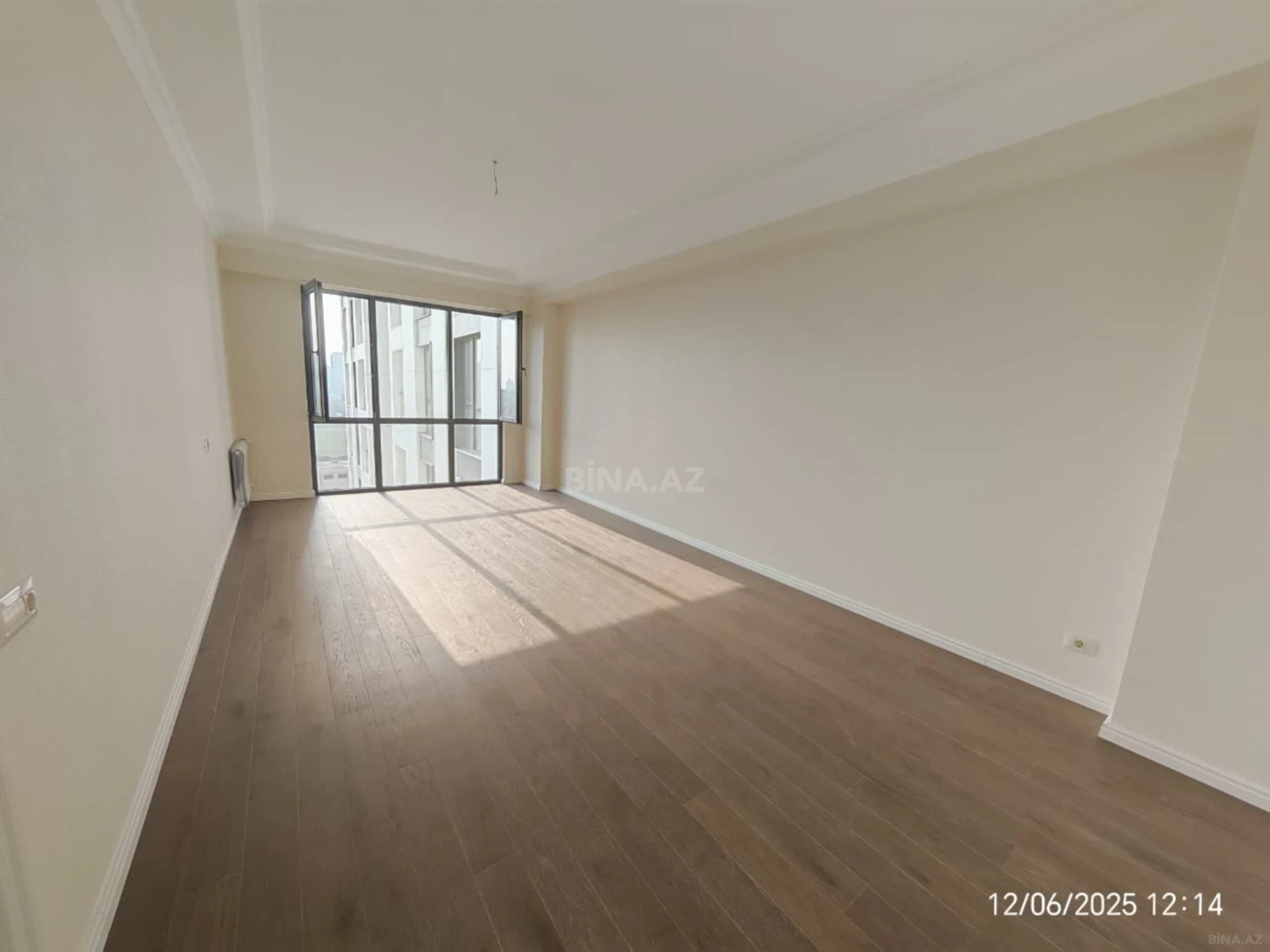 Satılır 3 otaqlı mənzil 110 m²