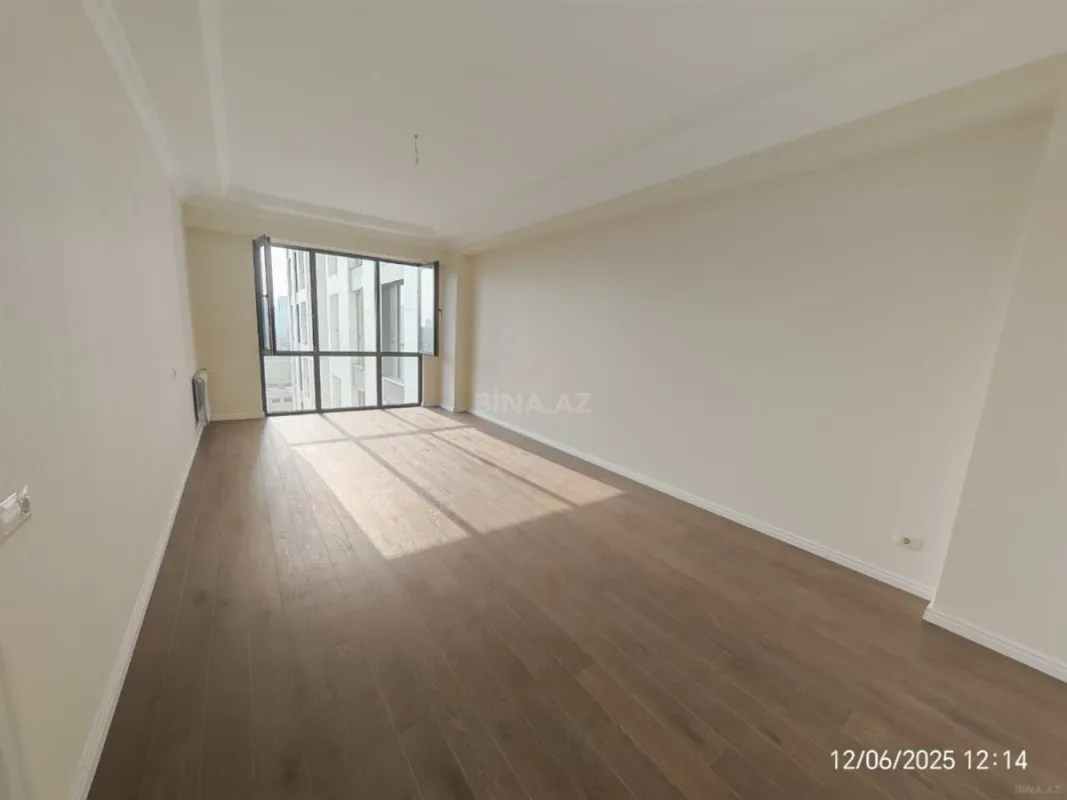 Satılır 3 otaqlı mənzil 110 m²