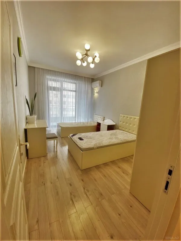 Kirayə verilir 3 otaqlı mənzil 148 m²