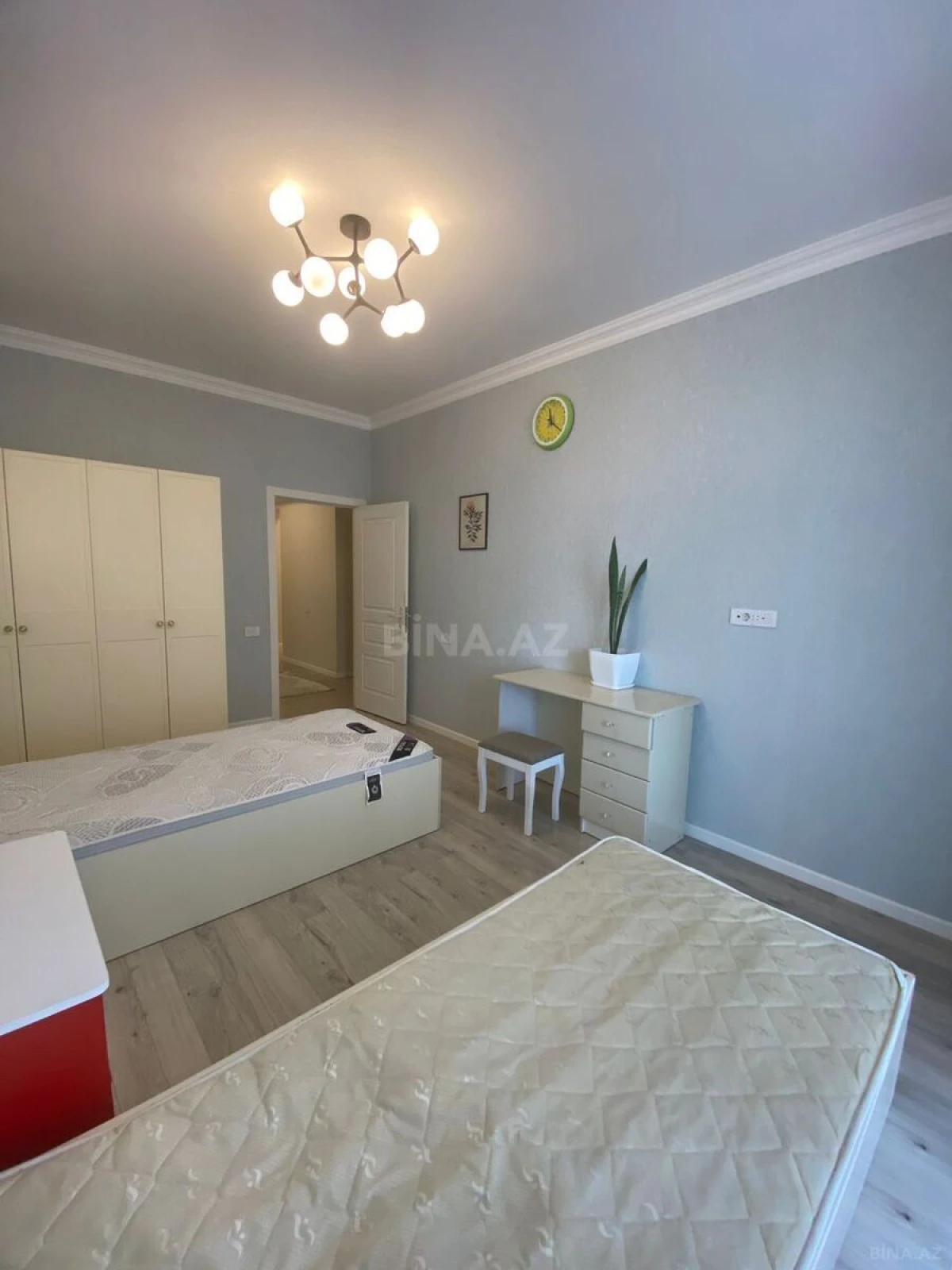 Kirayə verilir 3 otaqlı mənzil 148 m²