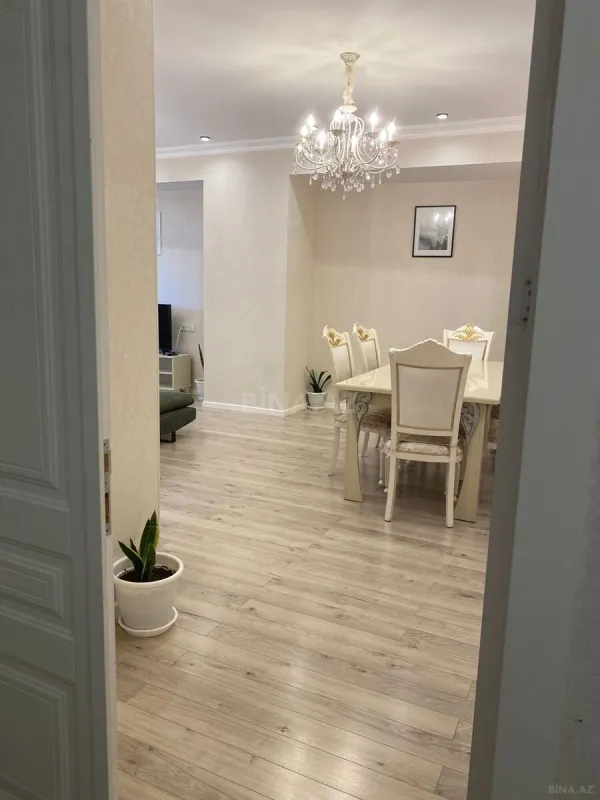 Kirayə verilir 3 otaqlı mənzil 148 m²