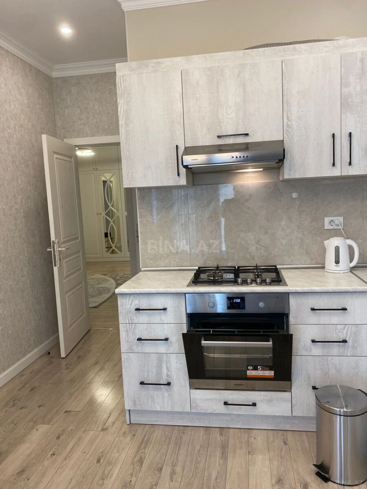 Kirayə verilir 3 otaqlı mənzil 148 m²