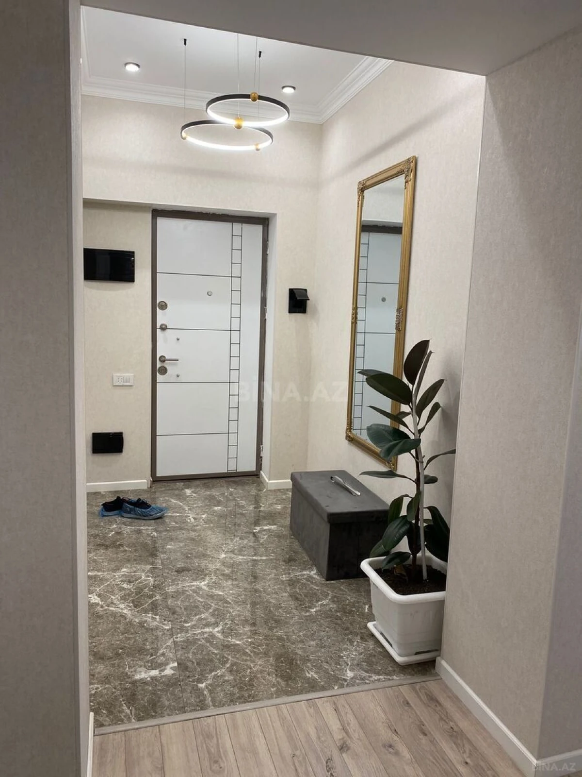 Kirayə verilir 3 otaqlı mənzil 148 m²