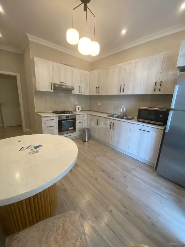 Kirayə verilir 3 otaqlı mənzil 148 m²