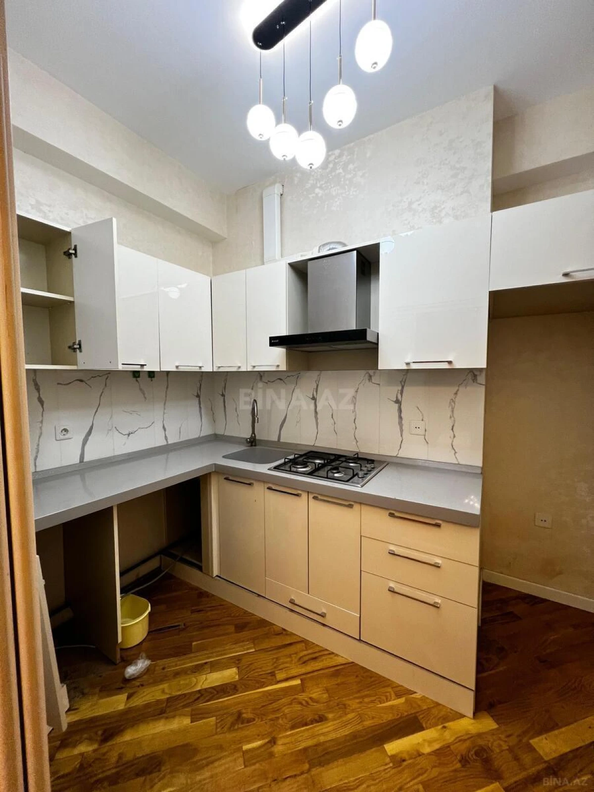 Satılır 2 otaqlı mənzil 75 m²