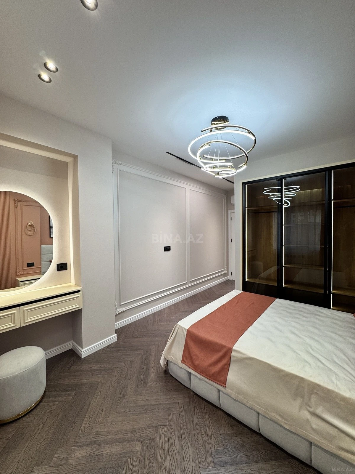 Satılır 3 otaqlı mənzil 95 m²