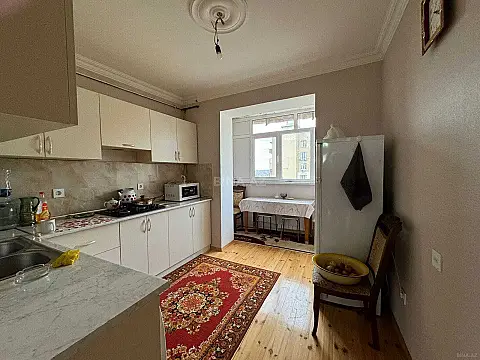 Satılır 5 otaqlı mənzil 120 m²