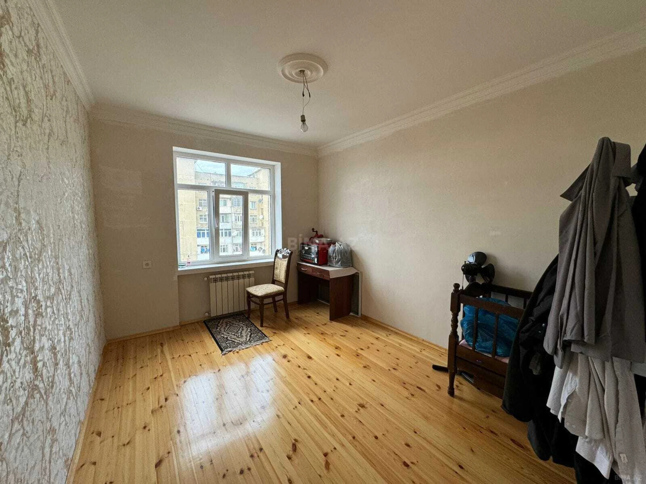 Satılır 5 otaqlı mənzil 120 m²