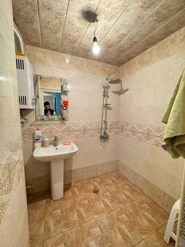 Satılır 5 otaqlı mənzil 120 m²