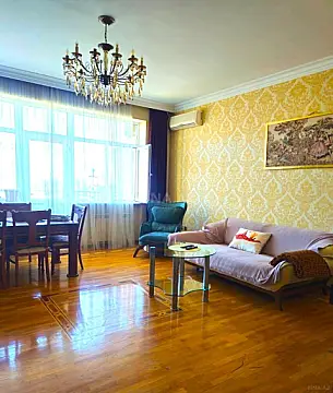 Satılır 3 otaqlı mənzil 160 m² — Bakı 3 otaq 160.00 m²