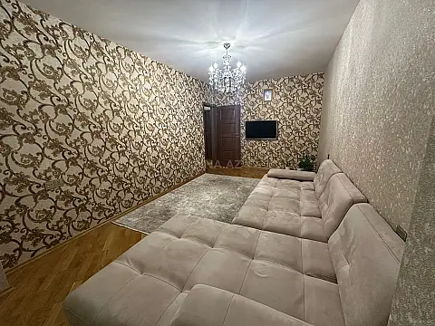 Satılır 4 otaqlı mənzil 100 m²