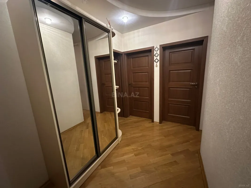 Satılır 4 otaqlı mənzil 100 m²