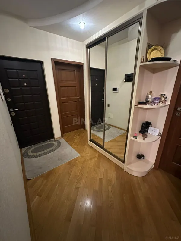 Satılır 4 otaqlı mənzil 100 m²