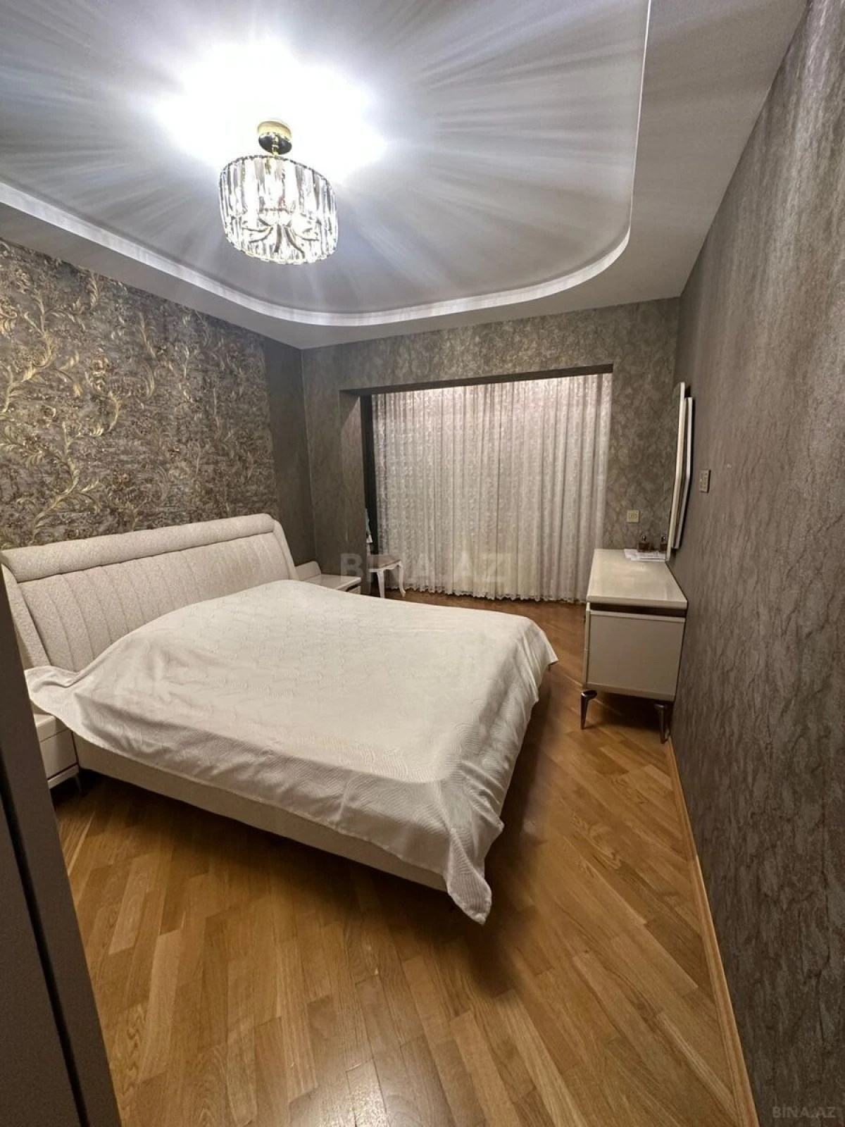 Satılır 4 otaqlı mənzil 100 m²