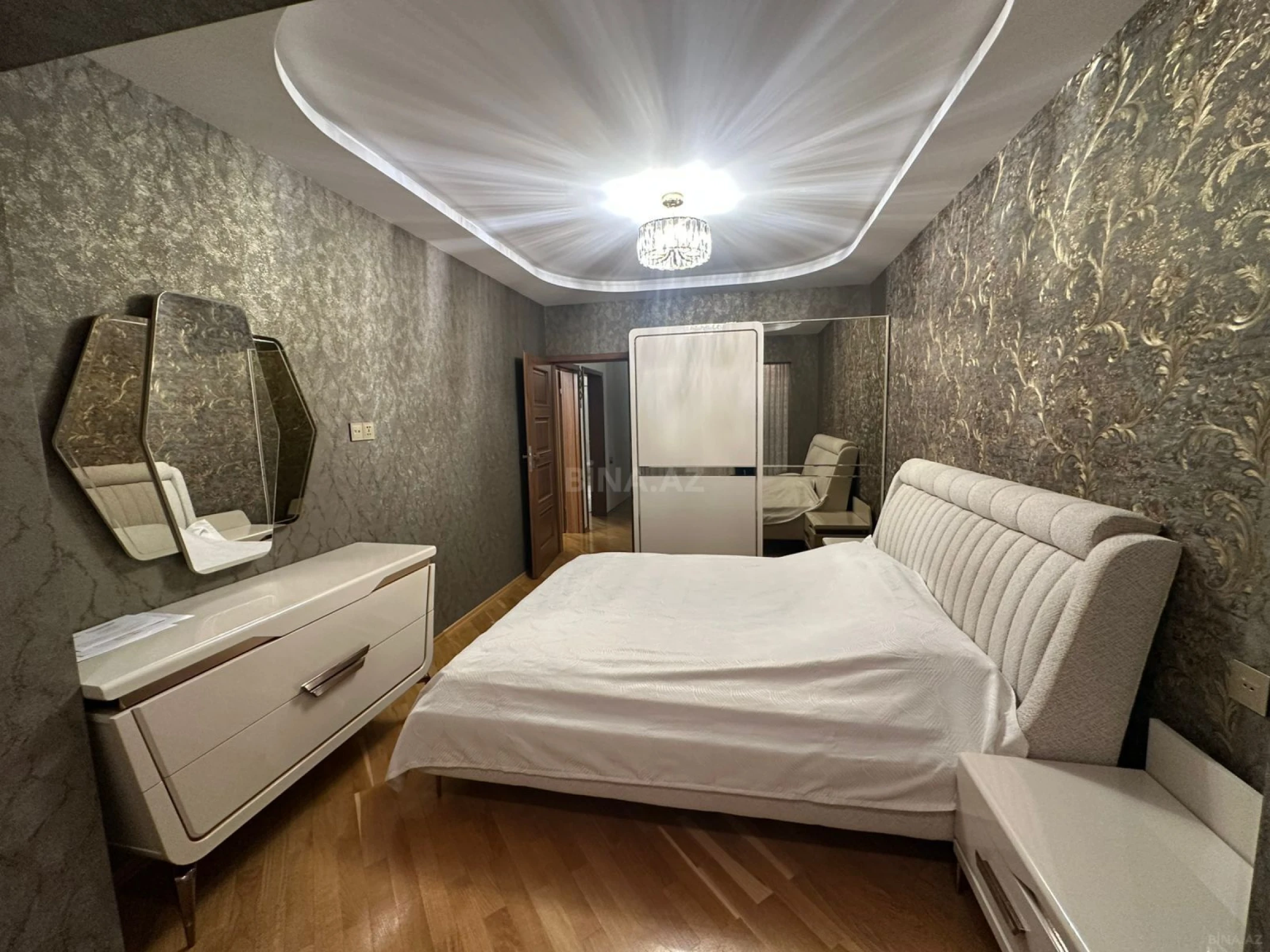 Satılır 4 otaqlı mənzil 100 m²