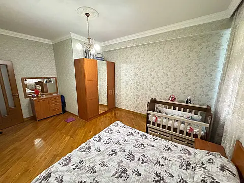 Satılır 2 otaqlı mənzil 95 m²